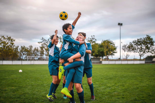 以三